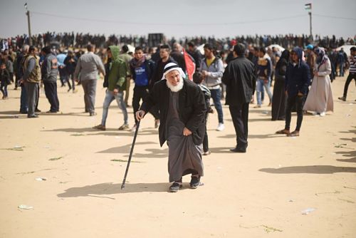 Braver les balles d'Israël depuis un an